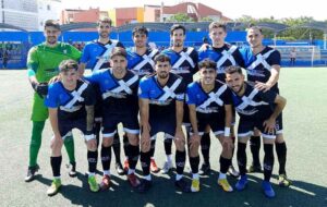 Formación inicial del Bollullos en su partido en La Algaba. / Foto: @bollulloscf1933.