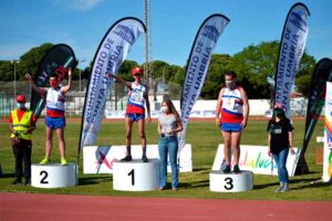 Uno de los podios con tres representantes del CODA Huelva.