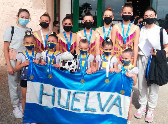 Algunas de las componentes del GR Huelva en Andaluz de Copa-Precopa de Gimnasia Rítmica.