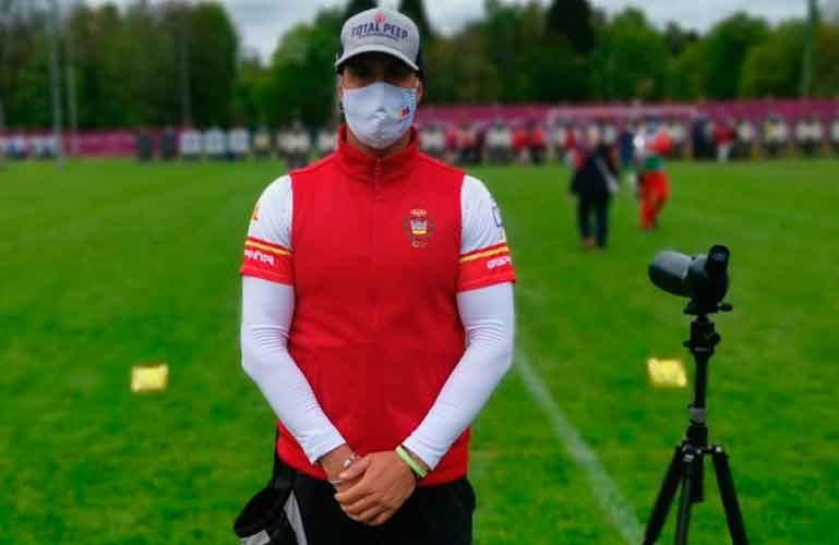 El lepero Miguel Ángel Medina preparándose para competir.