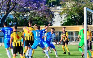 No fue el mejor partido del San Roque y acabó perdiendo ante el Xerez Deportivo. / Foto: @XerezCD_OFICIAL.