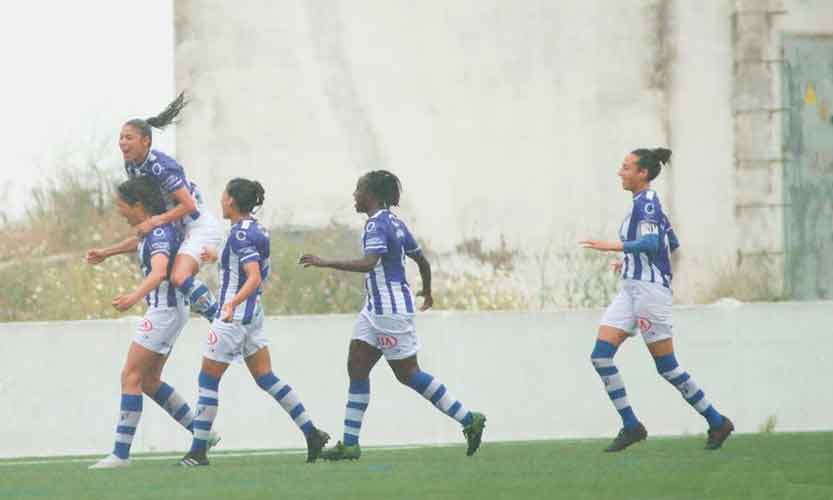 Las jugadoras del Sporting celebran uno de los goles anotados este domingo. / Foto: www.lfp.es.