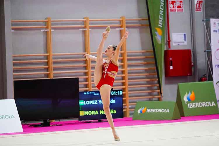 Yolanda López hace doble participando en los torneos de Málaga, de manera presencial, y de la Federación Vasca, éste grabado.