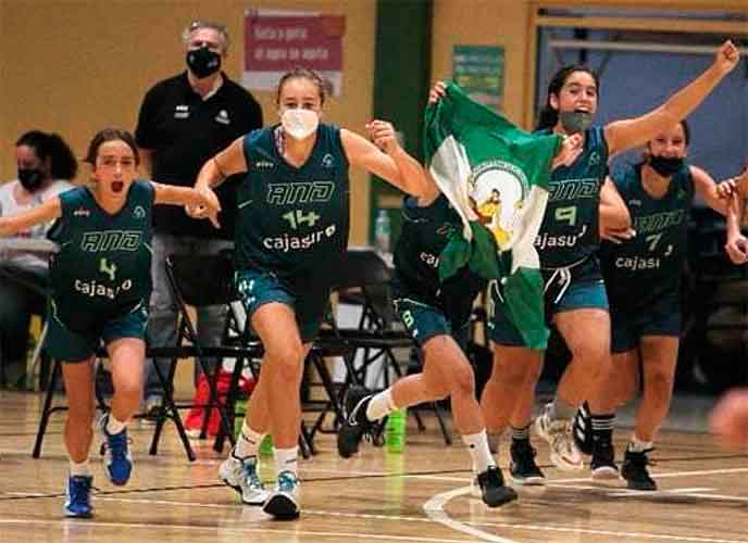 María Ávila ha podido disfrutar de una experiencia única, siendo además una jugadora importante en la selección.