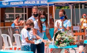 Un momento del homenaje de la Federación Andaluza de Natación a Juan Francisco López, recientemente fallecido.