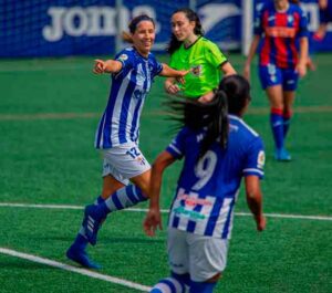 Jeni Morilla abrió el marcador para el Sporting en su partido en Éibar. / Foto: www.lfp.es.