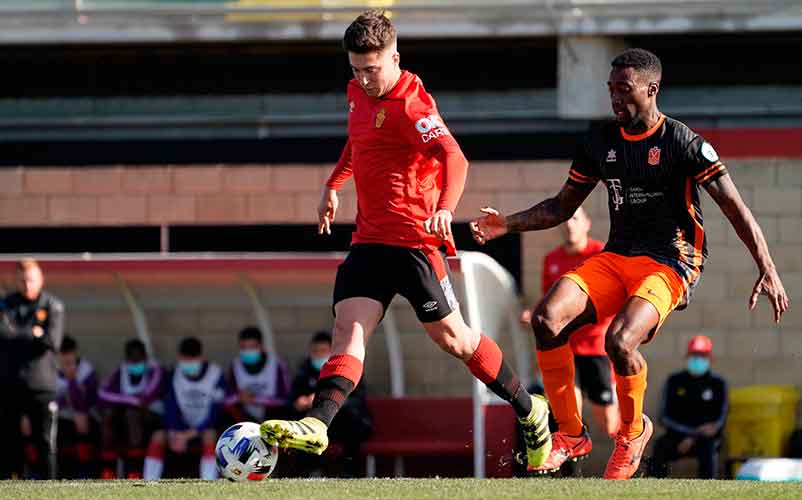 Enric Martínez ha jugado 34 partidos marcando dos goles en las dos últimas temporadas en el filial mallorquinista. / Foto: @RCD_Mallorca.