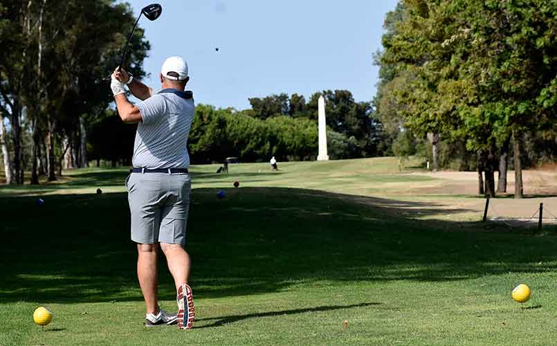 Éxito del Torneo de Golf 'Delicatesen Merkajamon' en Ayamonte que contó con una alta participación. / Foto: J. L. Rúa.