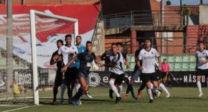 El Recre supo mantener el tipo en el exigente partido ante el Mérida. / Foto: AD Mérida.