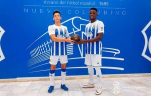 Juanjo Mateo y Peter fueron presentados este miércoles en el estadio Nuevo Colombino. / Foto: @recreoficial.