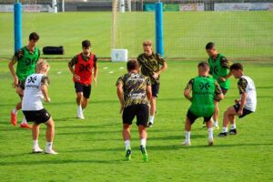 Sigue la preparación del San Roque para encarar de la mejor manera posible su estreno en la 2ª RFEF. / Foto: @SanRoqueLepe.