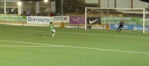 Momento del penalti parado por Chelsea a Paula Pérez que certificó el pase a la final del Sporting. / Foto: Captura imagen RFAF TV.