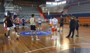 Un momento de la charla previa de Gabriel Carrasco en el inicio de los entrenamientos del CDB Enrique Benítez. / Foto: @CDB_EBenitez.