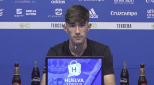 El canterano Ale Limón, muy contento por su doble comparecencia en el once titular del Recre. / Foto: Captura imagen Recreativo de Huelva.