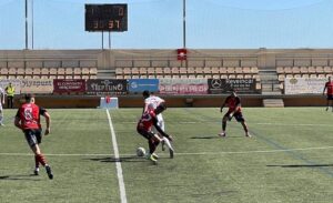 Confirmar en Chiclana el buen inicio liguero, el reto del Ayamonte de Alejandro Ceballos. / Foto: G. M. S.