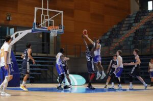 Tanto el Ciudad de Huelva como el Huelva Comercio pelearán por la fase de ascenso a la LEB Plata. / Foto: @fabhuelva.