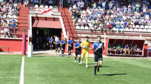 Un Bollullos mermado por las sanciones juega este domingo en el feudo del Torreblanca. / Foto: David Limón.