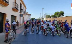 Éxito de la Ruta Cicloturista del Niñ@ en Trigueros, evento organizado por el Club Ciclista La Alcolea.