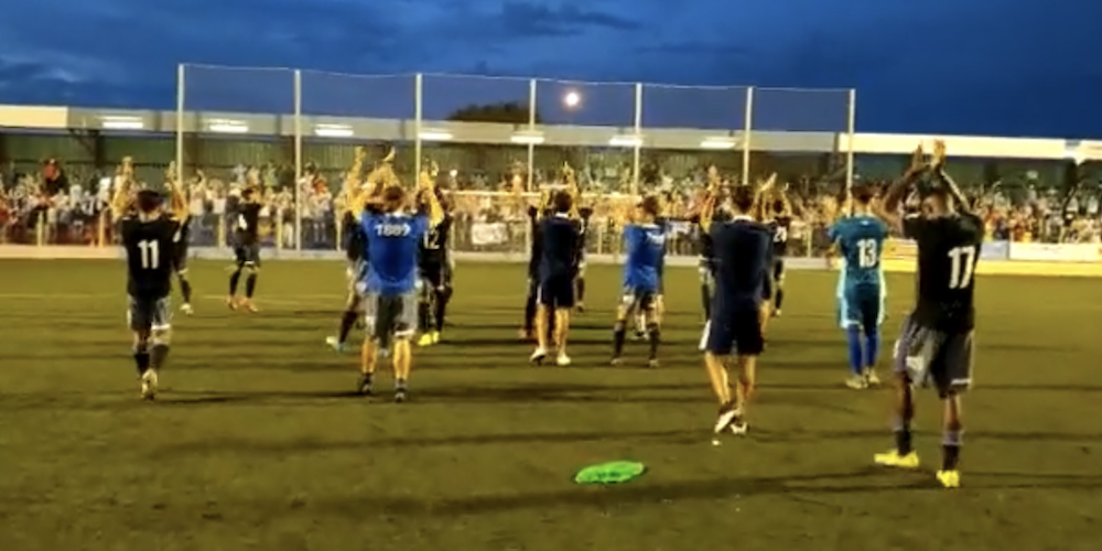 Los jugadores del Recre quieren brindar a su gente un nuevo triunfo, éste en casa. / Foto: Captura imagen Recreativo de Huelva.