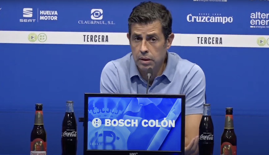 Alberto Gallego, entrenador del Recre, alerta al señalar que el Atlético Antoniano es un rival "muy difícil". / Foto: Captura imagen Recreativo de Huelva.