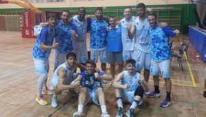 Los jugadores del Ciudad de Huelva tras el partido ganado en El Puerto de Santa María al Blaublock Gymnástic. / Foto: @CiudadDeHuelva.