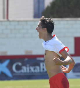 Mario Rodríguez podrá contar con Andrés Pavón en Castilleja pese a ser expulsado en El Viso. / Foto: David Limón.