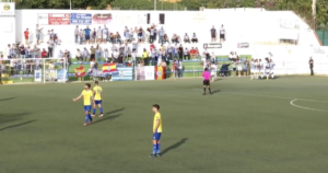 Los jugadores del Recre celebran el gol de Víctor Barroso que en ese momento era el 0-1 / Foto: Captura imagen Teleonuba.