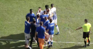 Los jugadores del Recre celebran el primer gol del partido, obra de Chendo Alarcón. / Foto: Captura imagen Teleonuba.