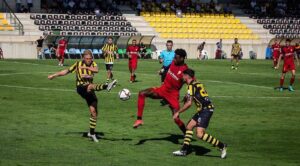 Con el ánimo a tope tras la goleada al Mensajero acude el San Roque a su partido en Antequera. / Foto: @SanRoqueLepe.