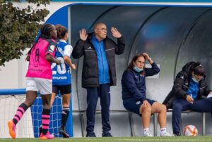 Antonio Toledo, entrenador del Sporting de Huelva, acabó muy satisfecho con el partido que hizo su equipo ante la Real Sociedad. / Foto: www.lfp.es.