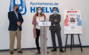 Un momento de la presentación del Circuito Plaza 3X3 Caixabank de baloncesto que tendrá lugar este sábado en Huelva.