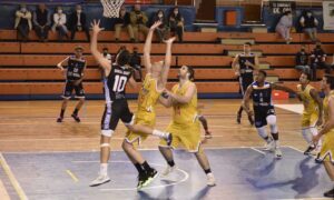 Tuvo que emplearse a fondo el Huelva Comercio para superar al Baublock Gymástica en el Andrés Estrada. / Foto: @CDB_EBenitez.