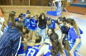 El Ciudad de Huelva femenino quiere olvidar la derrota ante el DKV Jerez y espera ganar en Dos Hermanas. /Foto: CB Huelva La Luz.