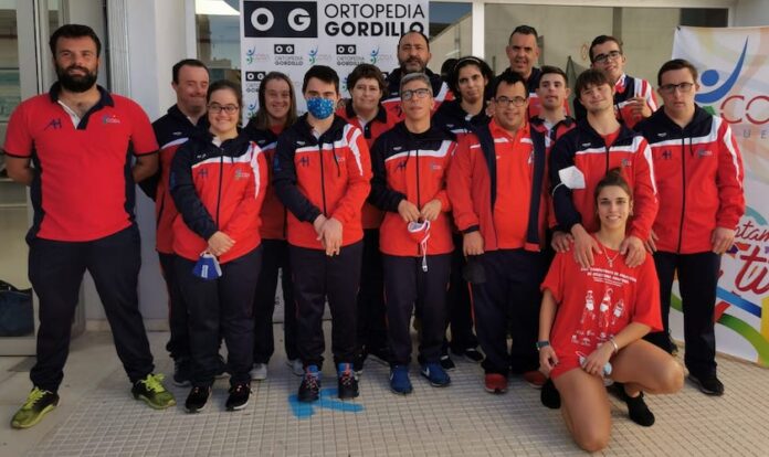 Componentes del CODA Huelva que se desplazarán a Cádiz para participar en el XXVII Campeonato de Andalucía de Natación Adaptada.