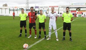 Tras perder la semana anterior en Pozoblanco, el Cartaya necesita ganar al Cabecense. / Foto: @C_DPozoblanco.