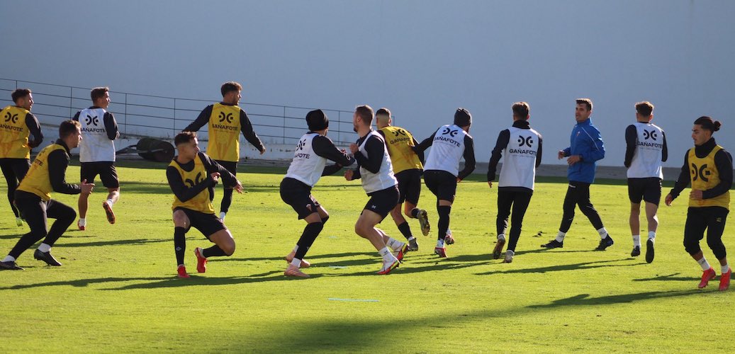 El San Roque, ultimando los detalles para el duelo copero de este miércoles ante el Mirandés. / Foto: @SanRoqueLepe.