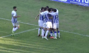 Los jugadores del Recre celebran el primer gol del partido, obra de Juanjo Mateo. / Foto: Captura imagen Teleonuba.