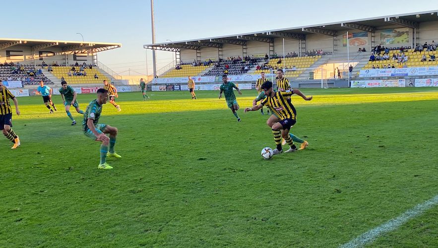 Ganar al Cádiz B en el estreno liguero en 2022, objetivo del San Roque este domingo. / Foto: Kiko Vázquez.