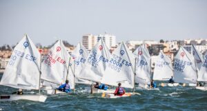 Definidos los equipos que representarán a Andalucía en los campeonatos nacionales de Óptimist.