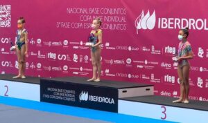 Tifany Vides, en el podio después de segunda en el Campeonato de España Base de gimnasia rítmica.