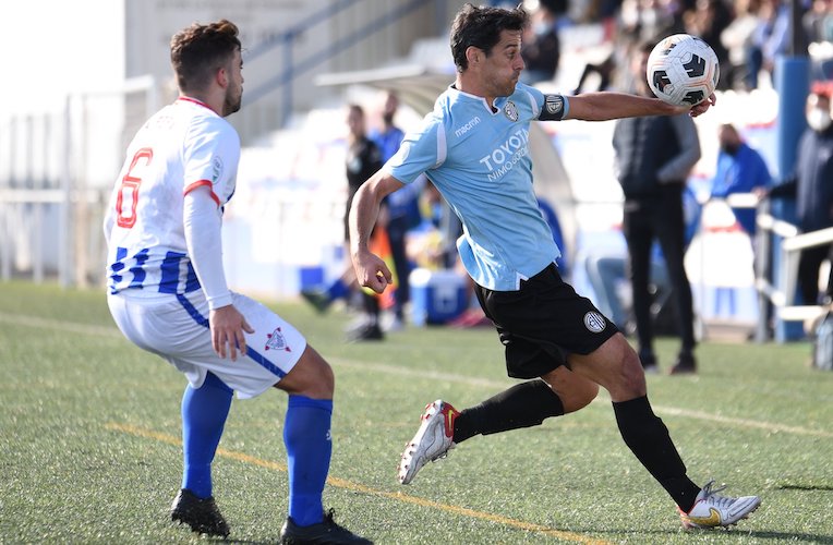 Sensacional triunfo del Bollullos (4-0) ante el Atlético Central que le aúpa a la cuarta plaza. / Foto: @ClubAtlCentral.