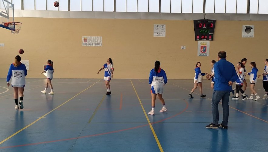 Jugadoras y técnicos del CB La Palma han preparado con ganas su duelo del domingo en la cancha del Náutico de Sevilla. / Foto: @CBLaPalma95.