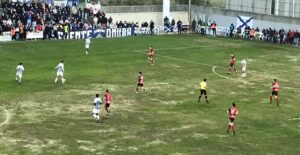 Tras una exigente doble cita ante 'gallitos' del grupo, Córdoba B y Recre, el Cartaya juega este domingo con un rival directo por la permanencia. / Foto: G. F. O.