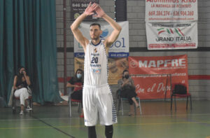 Deividas Mockaitis, procedente del Náutico de Tenerife, nuevo jugador del Huelva Comercio. / Foto: Basketinsular.net.