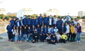 Componentes del Real Club Marítimo de Huelva en el Campeonato de Andalucía de Media Distancia de Piragüismo.