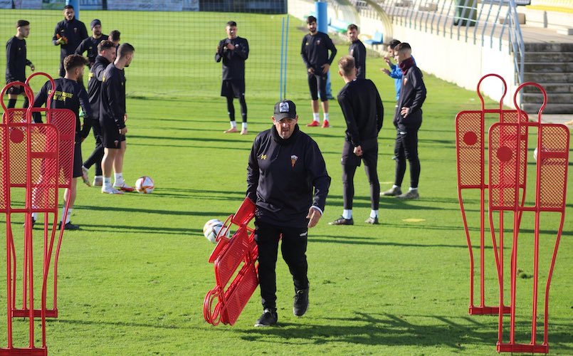 El San Roque, ultimando los detalles para el partido de este domingo ante el Panadería Pulido. / Foto: @SanRoqueLepe.