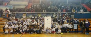 Todo un éxito fue el IV Torneo Solidario 'Un juguete por el bádminton', de la mano del Club IES La Orden y la Fundación Atlantic Copper.