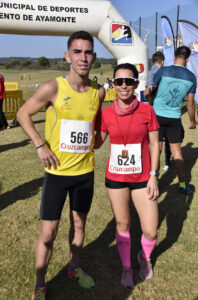 Iván Perera y Almudena Morales fueron los vencedores de la XXV Carrera del Pavo en Ayamonte. / J. L. Rúa.