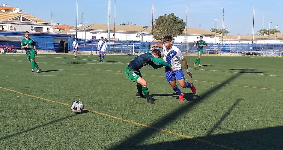 El filial del Recre juega este sábado en Dos Hermanas ante la PD Rociera. / Foto: G. N.