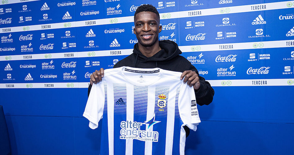 Bouba Barry, con la camiseta del Decano, tercera incorporación para la segunda vuelta liguera. / Foto: @recreoficial.